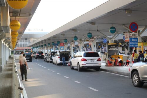 Hướng dẫn bạn cách Đặt Xe 7 Chỗ Sân Bay Tân Sơn Nhất Có Hóa Đơn VAT chi tiết